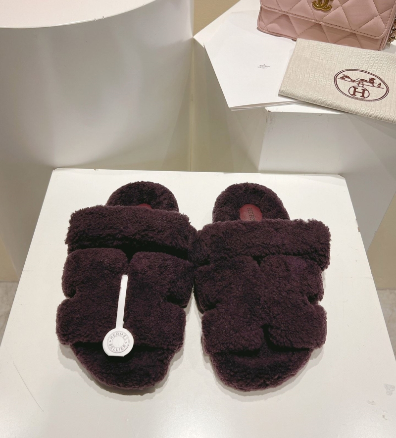 H**mes slippers